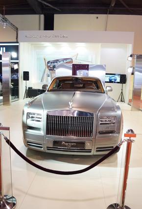 الكشف عن أفخم السيارات في معرض قطر للسيارات